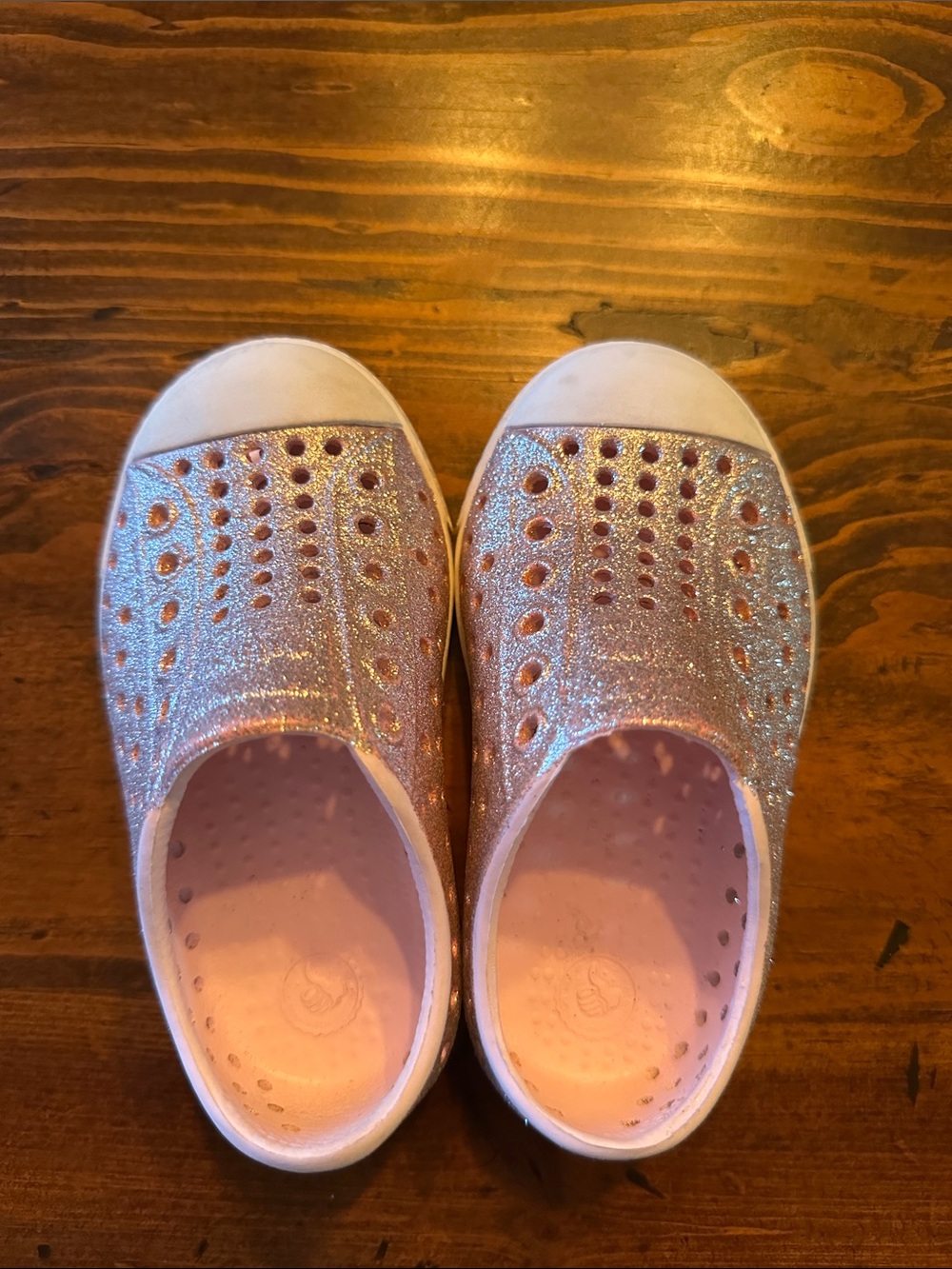 Native Kids/toddler Sz 7 Glitter Pink Silver - Picture 5 of 5